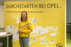 Auch Opel ist mit einem Stand für den Karrierestart auf der Ausbildungsmesse präsent.