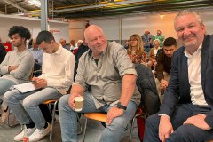 DieWerkshalle.de - Gute Stimmung vor der Abstimmung