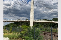 Ein Wahrzeichen in der Region - Die Bahnüberführung in Raunheim